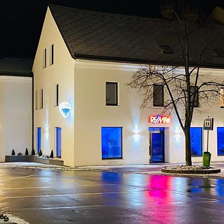 White Inn - Ferienwohnung Mit Terrasse Мюрццушлаг Экстерьер фото